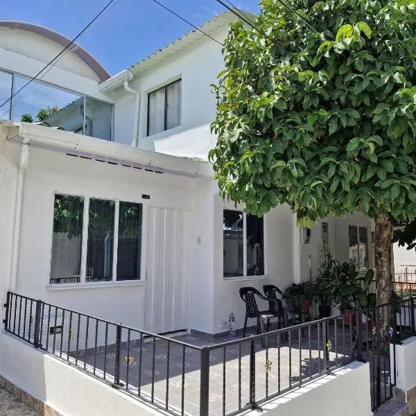 Casa vacacional - Conjunto El Nogal，位于吉拉尔多特的酒店