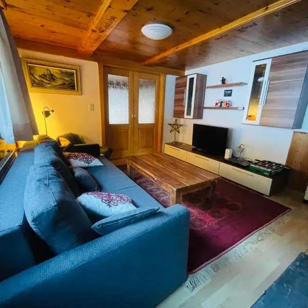 5 Zimmer-Wohnung mit Garage und Sauna，位于圣尼克劳斯的酒店