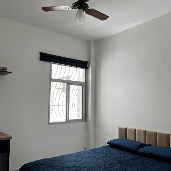 Quarto no coração de Jardim da Penha - Vitória, ES，位于维多利亚的酒店