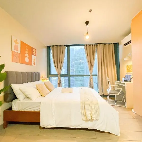 Prime BGC Condo: Uptown Mall & Hyatt #ournw21n，位于马尼拉的酒店