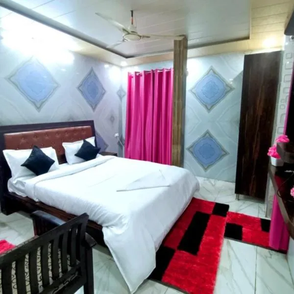 LUCKNOW HOTEL K P C Near Temple - fully Air Conditioned hotel at Prime Location - Hygiene & Spacious Room - with wifi - BEST HOTEL IN LUCKNOW，位于Bādshāhnagar的酒店