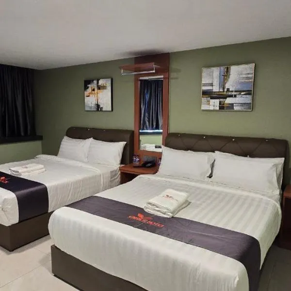Enrich Hotel Semenyih by uBook，位于士毛月的酒店