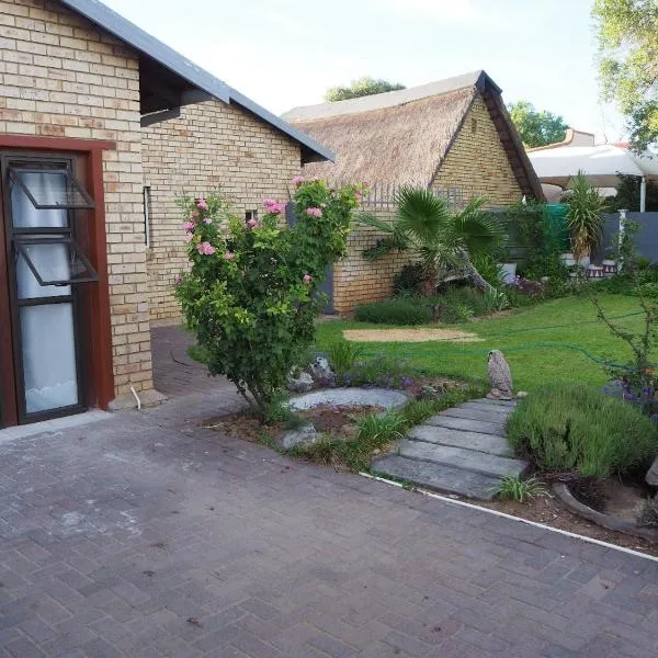 Smirna Guesthouse，位于Vryburg的酒店