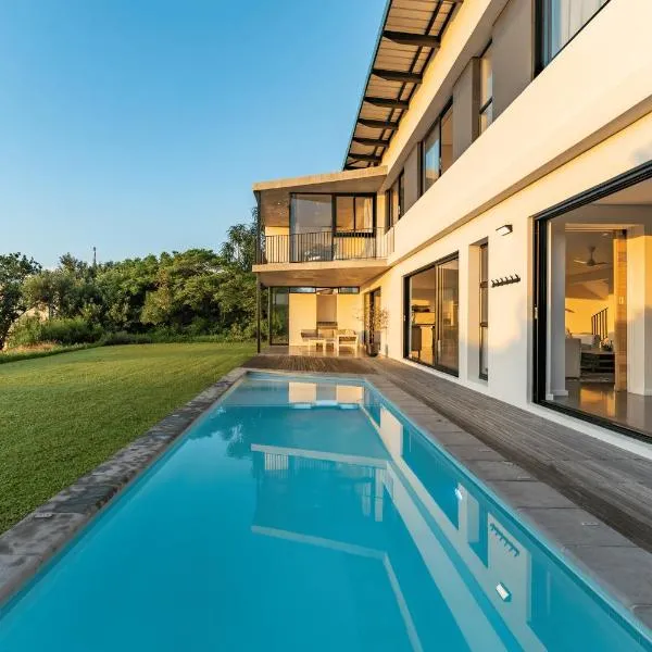 Theunieskraal Pool Sea Views Zinkwazi Beach，位于津瓦兹海滩的酒店