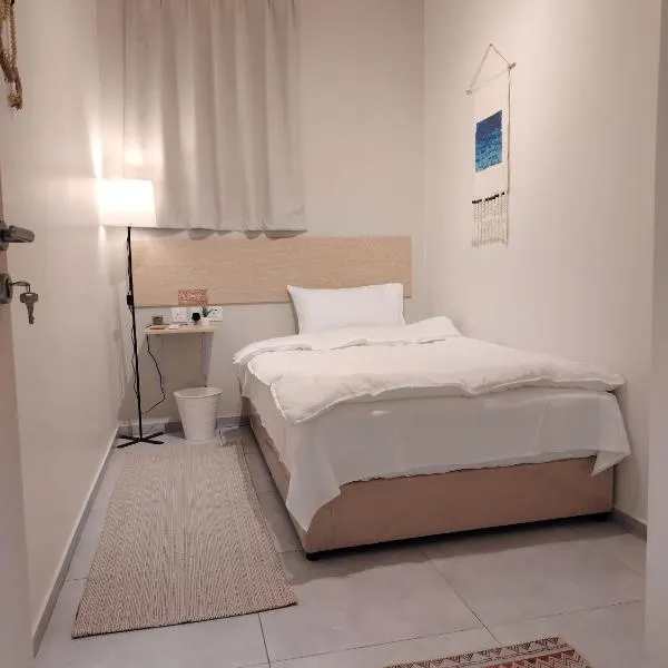 Five Hours للرجال فقط，位于布赖代的酒店