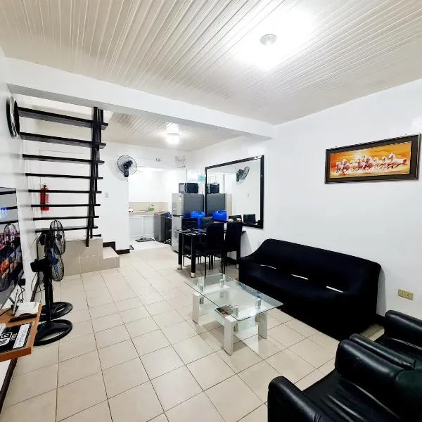 Calapan Transient Molave L47，位于Calapan的酒店