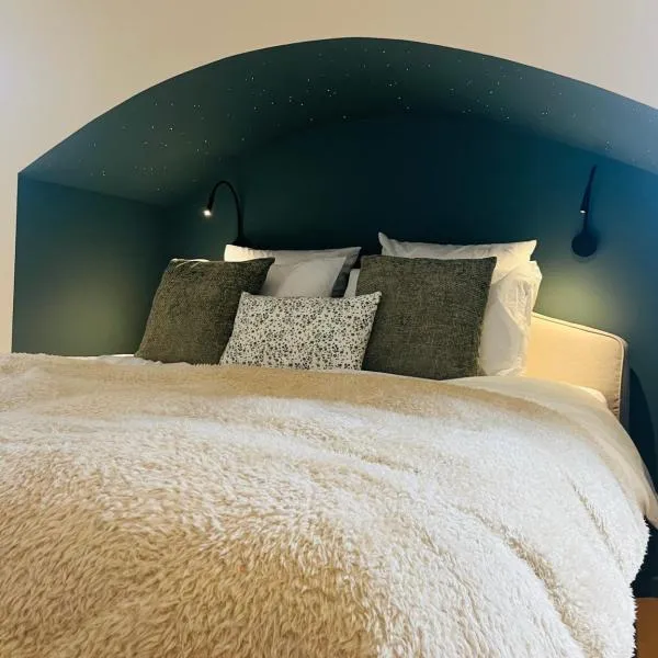 Chambre d'hôtes Stellina Bed&Breakfast avec vue sur jardin arboré，位于图尔奈的酒店