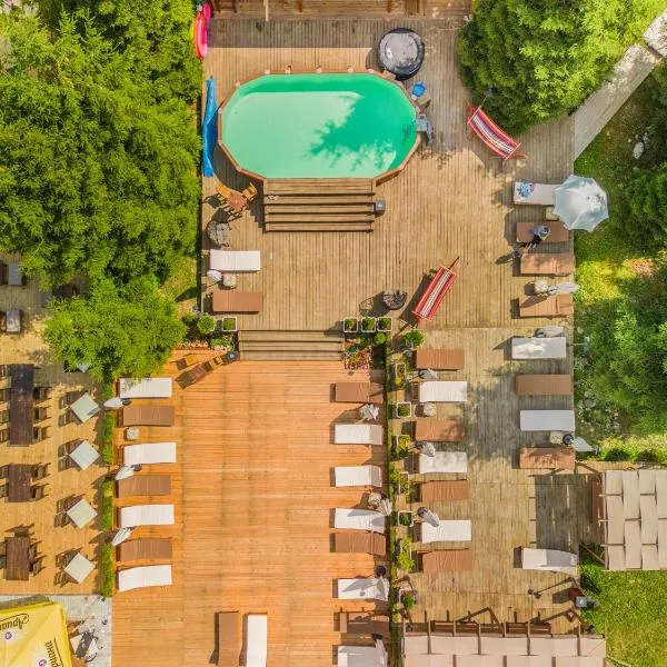 Villas Mura with SPA & Hot Swimming Pool，位于波罗维茨的酒店