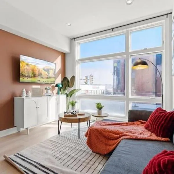Modern 1BR Near Metro - Walk to MET & Cafes - Free Parking，位于费城的酒店
