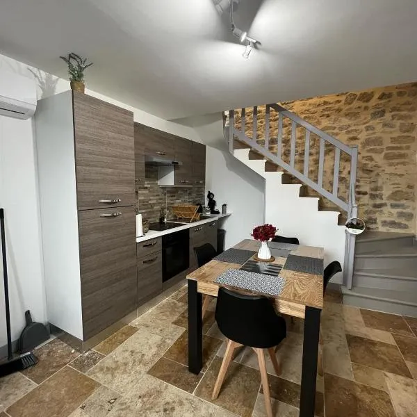 Maison de village rénovée，位于Lédignan的酒店