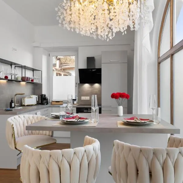 Liebelei Miesbach Boutique Apartment - 2 Min zum Bahnhof, eigener Parkplatz,位于米斯巴赫的酒店