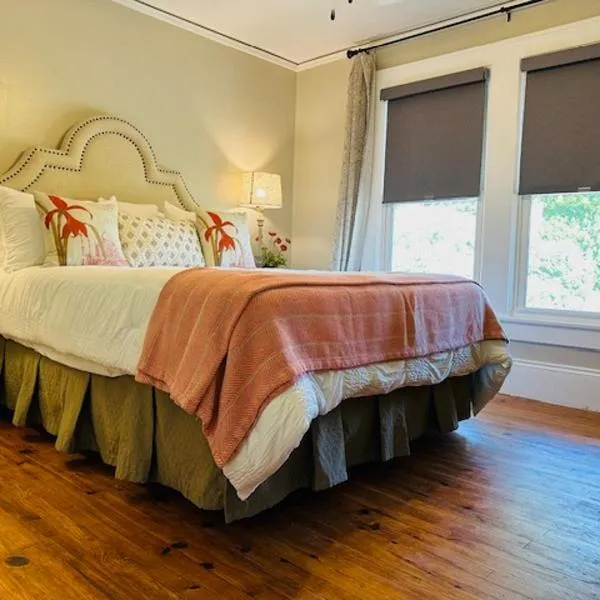 Bonaparte Castle，位于索尔兹伯里的酒店