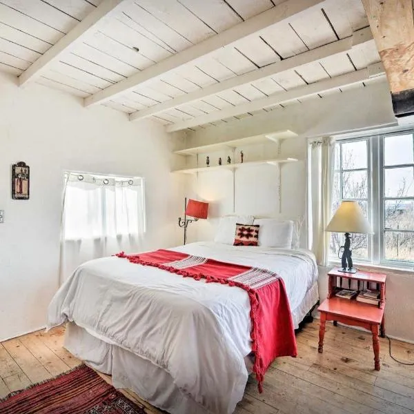 Taos Goji Farm & Eco-Lodge Retreat，位于Arroyo Seco的酒店