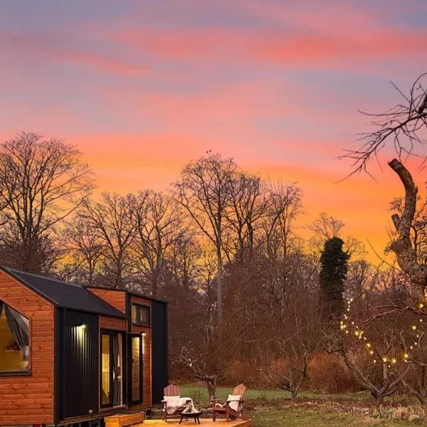 Little Harmony House by Tiny Away，位于Jægerspris的酒店