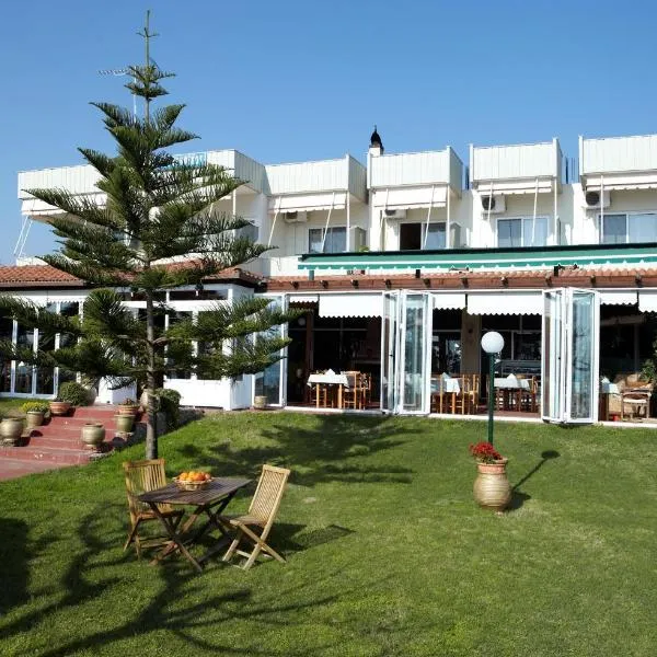 Evoikos beach & resort，位于Malesína的酒店