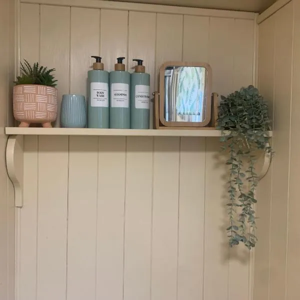 Phoenix Farm Shepherds Hut,Minions, Cornwall，位于利斯卡德的酒店