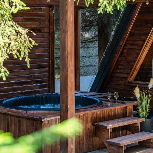 Leśna Sielanka domek z jacuzzi w lesie pod Górą Szczebel RELAX I SPORT，位于Lubień的酒店