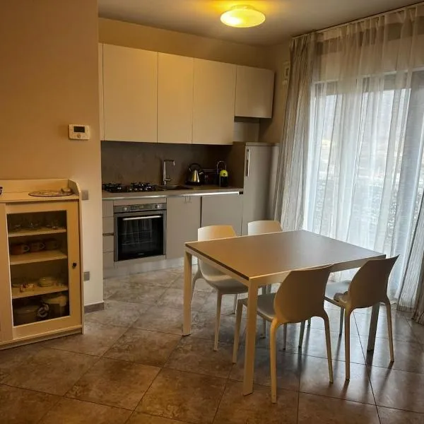 "Casa Viola" via Camillo CARLOMAGNO 26，位于伊塞尔尼亚的酒店