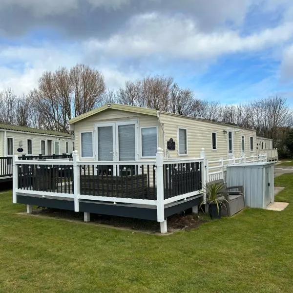 Cleethorpes beach haven site，位于克利索普斯的酒店
