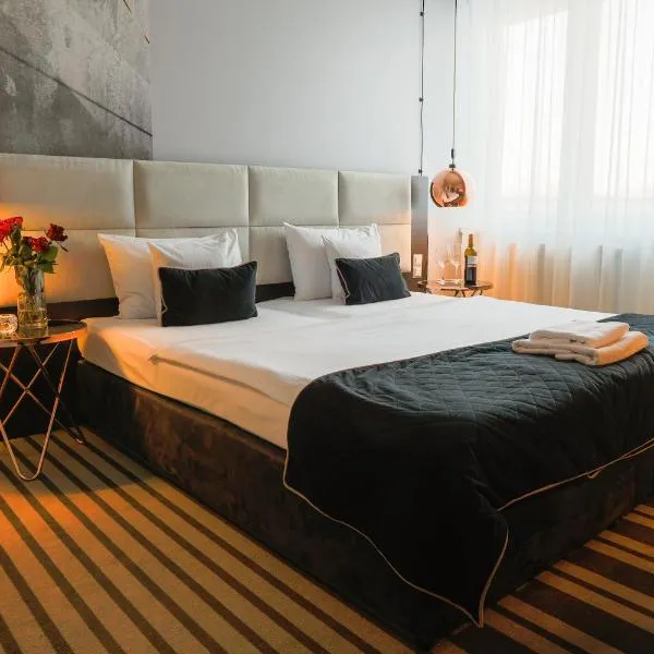 NoBo Hotel - business，位于罗兹的酒店