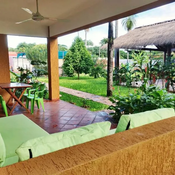 Abenteuer für die ganze Familie - Großzügiges Haus im ZenGarden Paraguay，位于Nemby的酒店