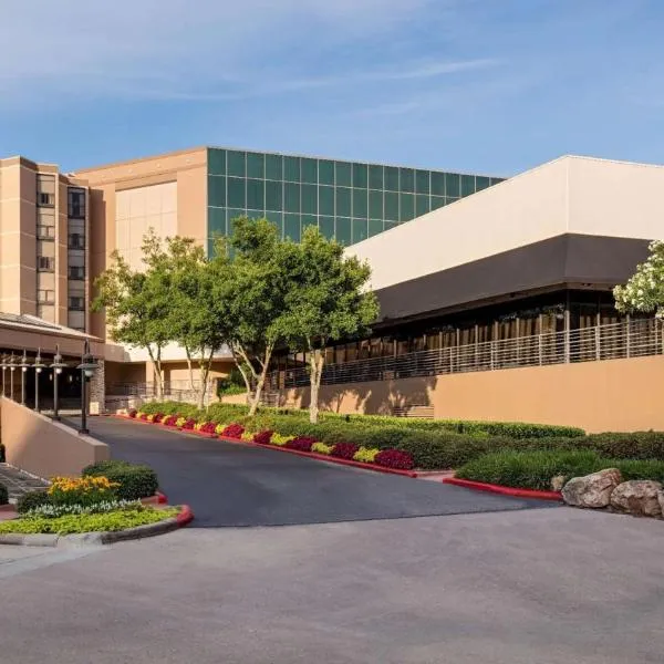 Sonesta Hotel Houston IAH Airport，位于休斯顿的酒店