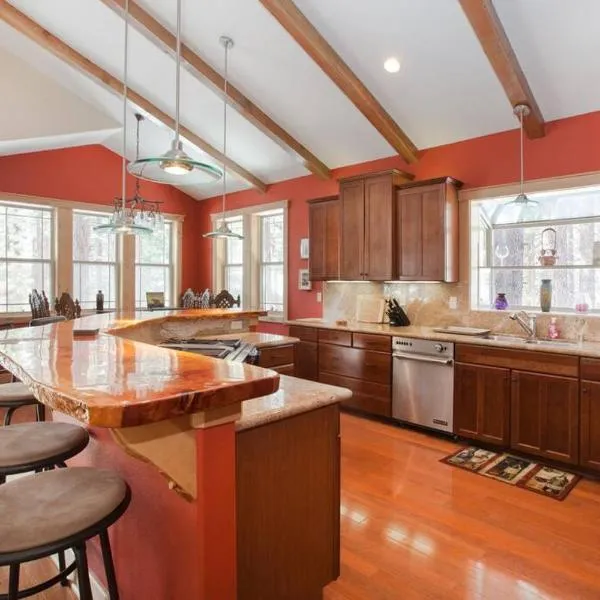 Luxury Home Near Lake, Heavenly, Casinos，位于南太浩湖的酒店