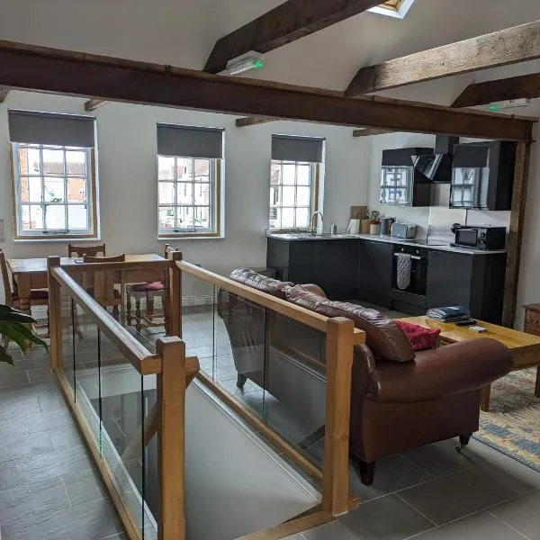 The Fish Loft，位于图克斯伯里的酒店