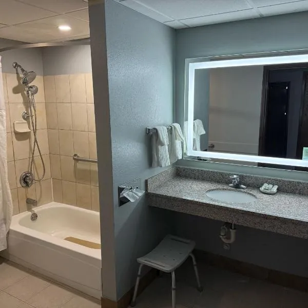 AmericInn by Wyndham Woodstock IL，位于Woodstock的酒店