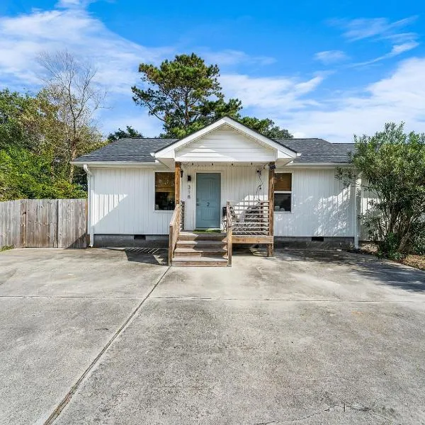 Twin Tides Beach House Carolina Beach - Unit 2，位于卡罗来纳比奇的酒店
