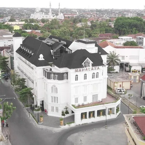 MAHALAYA The Legacy Hotel，位于梭罗的酒店