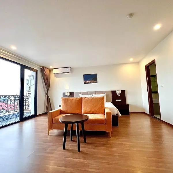 Paragon Noi Bai Pool And Best View Airport Hotel，位于Thach Loi的酒店