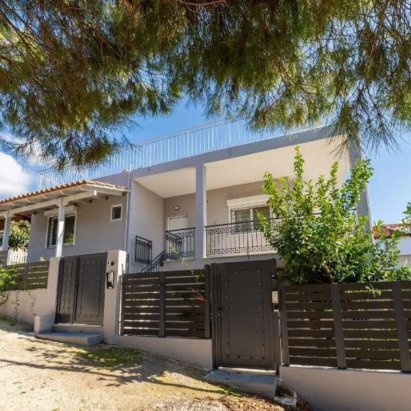 Chris Guesthouses，位于阿纳维索斯的酒店