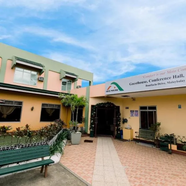 HAUS MALIBU Guesthouse & Restaurant，位于Malaybalay的酒店