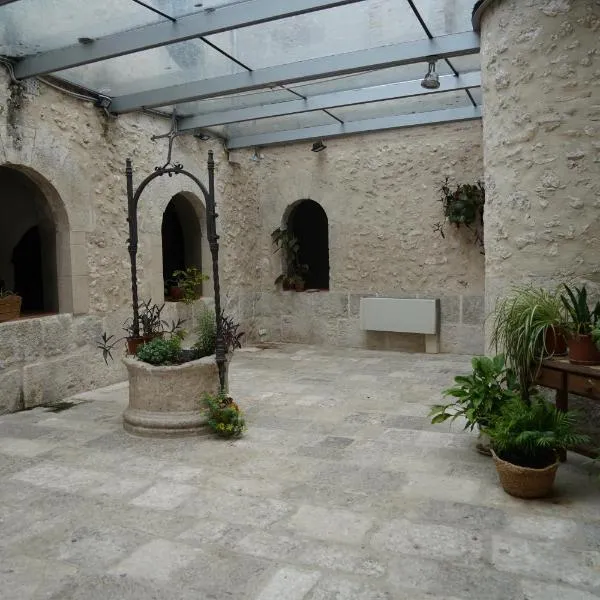 Albergue de Cuéllar，位于库埃利亚尔的酒店