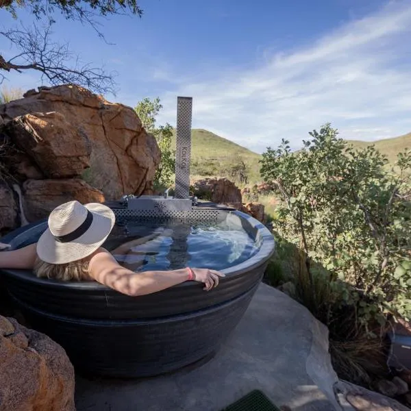 Nauams Namibia - Farmyard Chalets, Mountain Cabins and Campsite，位于Namibgrens的酒店