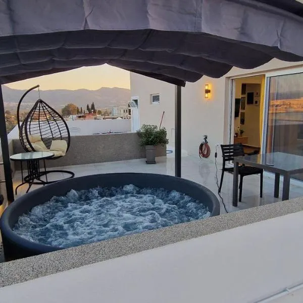 Hill Luxury Suite，位于Moírai的酒店