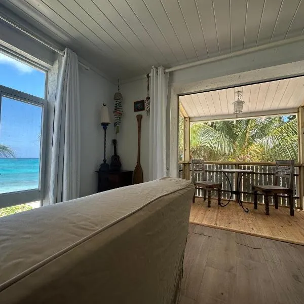 Beach'nBarefoot (Love Beach) - nestled on the beach,位于Orange Hill的酒店