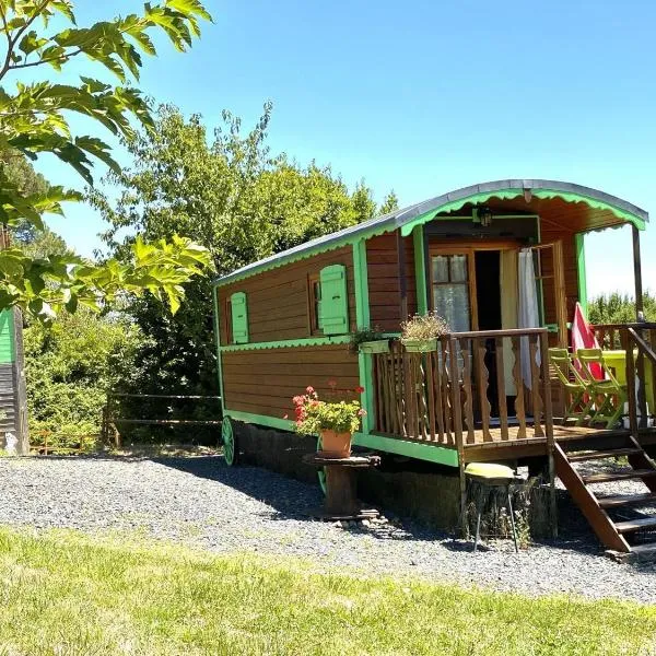 Roulotte au Domaine de la Moretie，位于Cublac的酒店