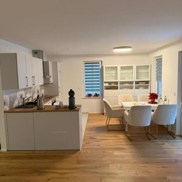 Neubau-Oase am Weinbergsrand，位于代德斯海姆的酒店