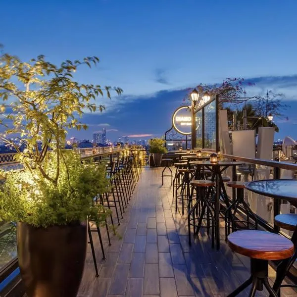 La Mejor Hotel & Sky Bar，位于河内的酒店