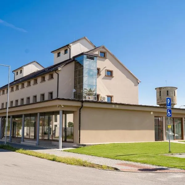 Reštaurácia s ubytovaním Mikov Dvor，位于尼特拉的酒店