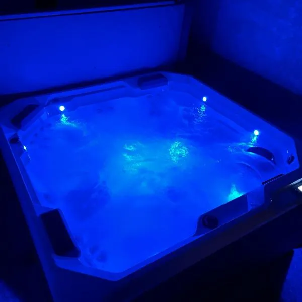 Les Croisés&Spa，位于Azannes-et-Soumazannes的酒店