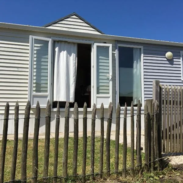 NORDSEE GLAMPING MobilheimChalet 2329，位于布列登的酒店