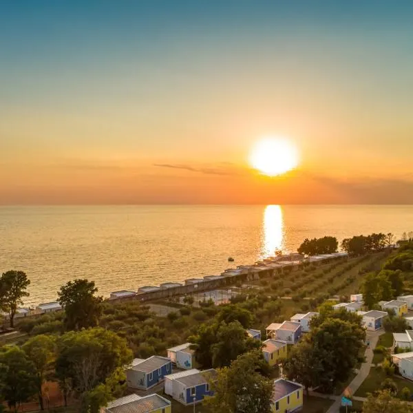 Aminess Planet Camping Holiday Homes Maravea，位于诺维格勒伊斯特拉的酒店