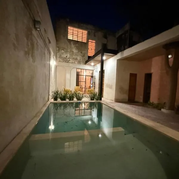 Casa para 10 persona con Piscina, Mérida Centro, Casa Nido Rosa，位于梅里达的酒店