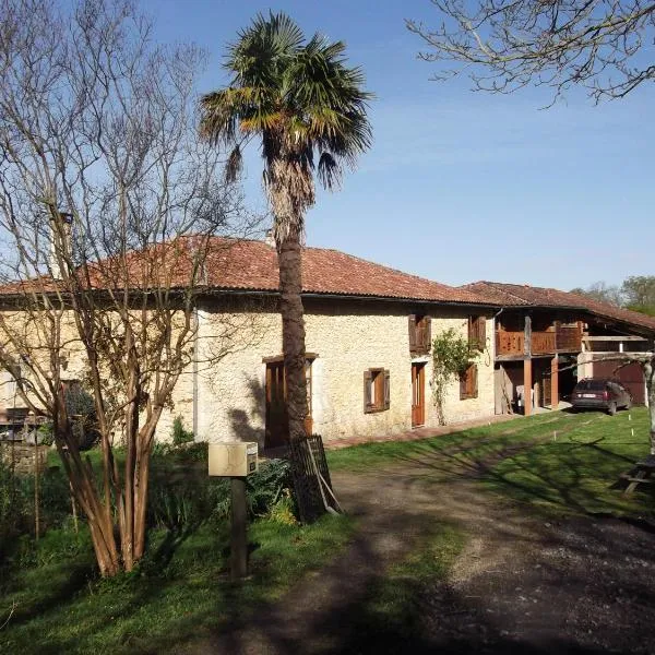 陶兹亚度假屋，位于Castaignos-Souslens的酒店