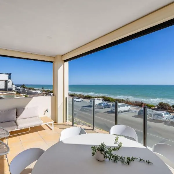 Henley Beachfront Luxury Home With Sauna Just 200m From Henley Square!，位于Henley Beach的酒店