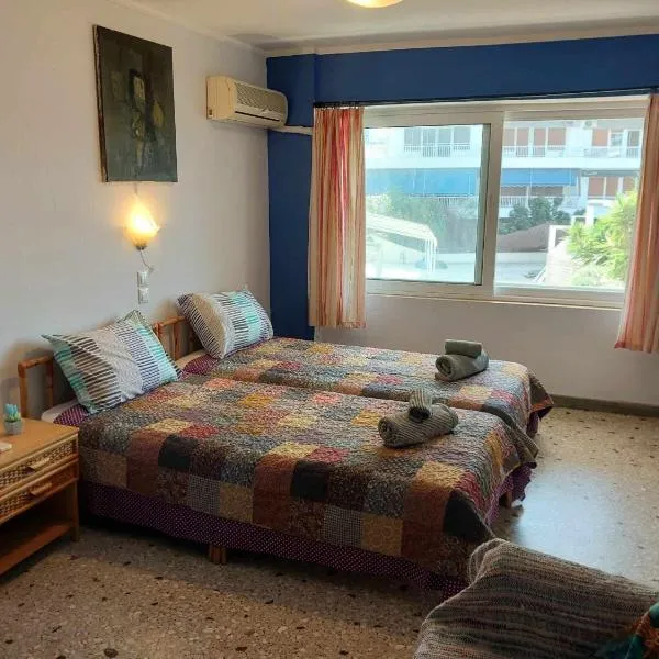 Studio By The Beach 2，位于萨罗尼扎的酒店