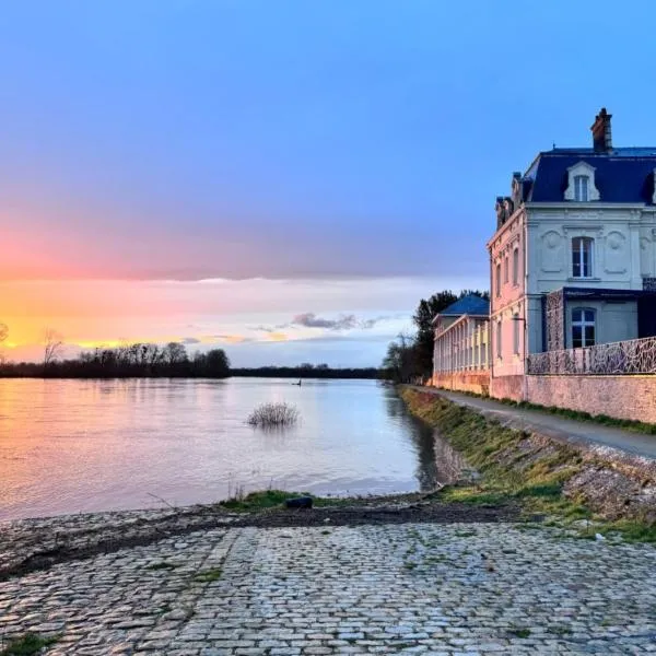 Hôtel Les 3 Lieux - Restaurant Gastronomique, Bistrot, Espace sensoriel，位于莱蓬德塞的酒店